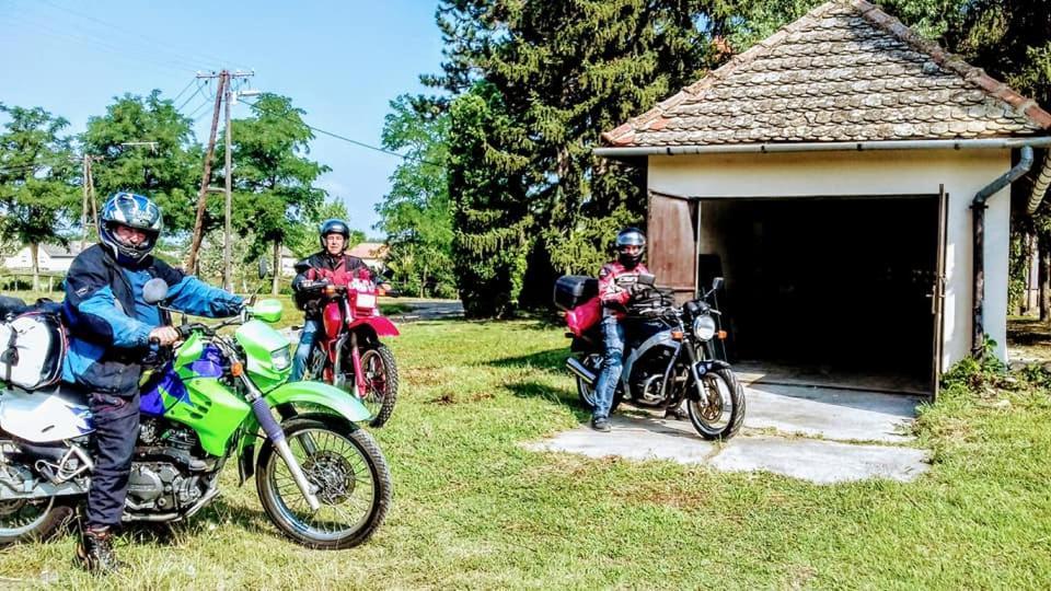 Locomotiv Vendégház Hercegszanto Exterior foto